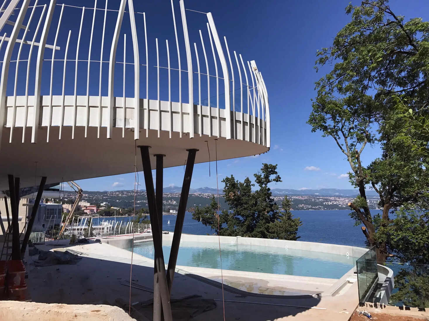 Bazen i beach bar Grand Hotel Adriatic